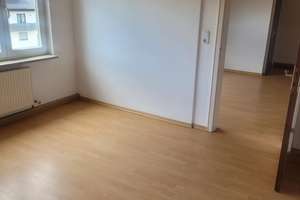 Gepflegte 3-Zimmer-Wohnung in Straubing (Nähe Krankenhaus) - 75m² ohne Schrägen – Michaelsweg 11, 94315 Kernstadt, Straubing – Vorschaubild 6