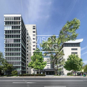 Moderne Büroflächen mit Ausblick auf den Aaper Wald 