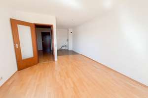 Frisch renovierte 2-Zimmer-Wohnung mit Balkon und EBK in Leonberg – Eltinger Straße 13, 71229 Leonberg – Vorschaubild 2
