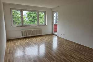 Frisch renovierte 3-Zimmer-Wohnung mit Balkon in Wald