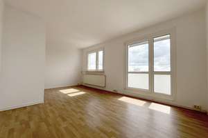 Top Aussichten: Familienwohnung mit Balkon in ruhiger Lage! – Hamelner Straße 16, 6126 Westliche Neustadt, Halle (Saale) – Vorschaubild 2