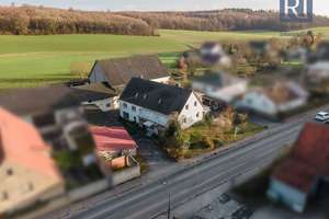 Zweifamilienhaus mit Nebengebäuden in Limbachshof – Die vollständige Adresse der Immobilie erhältst du vom Anbieter., 97271 Kleinrinderfeld – Vorschaubild 2