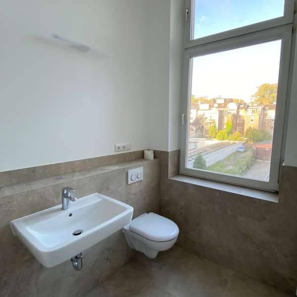 *** gehobene - 2-Zimmer-Wohnung - kernsaniert u. modern - im Denkmalobjekt - TOP Westpark Lage ***