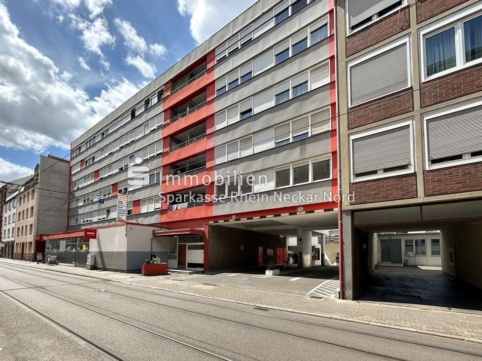 Strassenseitige Ansicht des Me