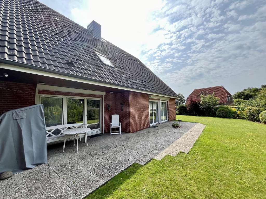 Immobilie in Breklum - Charmantes Einfamilienhaus mit idyllischem Garten und Doppelgarage - Platz für die gesamte Familie - Bild 3