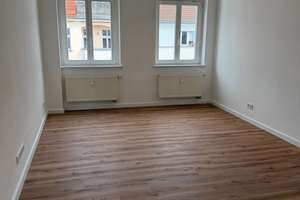 Helle NEU renovierte Altbau Wohnung - Treptower Park