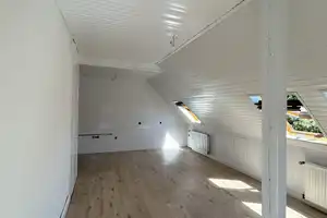 Sanierte 3-Zimmer-DG-Wohnung in Mönchengladbach – Mönchengladbach – Vorschaubild 4