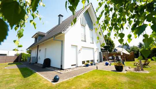 Bild von Stilvolles Einfamilienhaus mit großzügigem Grundstück und moderner Ausstattung