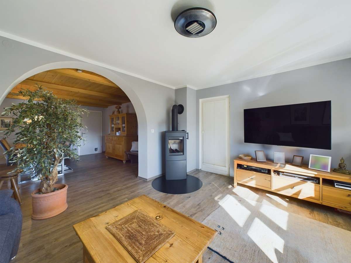 Immobilie in Sauerlach - Attraktives Familiendomizil mit vielfältigem Nutzungspotential
- vor den Toren des Münchener Südens - Bild 2