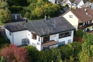 Großzügiges Einfamilienhaus in ruhiger Lage von Dreis-Tiefenbach – Die vollständige Adresse der Immobilie erhältst du vom Anbieter., 57250 Netphen – Vorschaubild 2