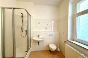Gepflegte 2-Zimmer-Hochparterrewohnung mit Tageslichtbad und Garage – Dresdner Straße 236, 1640 Coswig – Vorschaubild 6