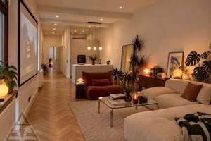 Stilvoll wohnen: Sanierter Altbau mit modernem Design & besonderem Wohnambiente