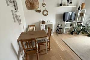 Provisionsfrei: Helle 2,5-Zimmer-Wohnung mit Balkon, Einbauküche & Hobbyraum in begehrter Lage – 70597 Degerloch (Ortsteil), Stuttgart – Vorschaubild 3