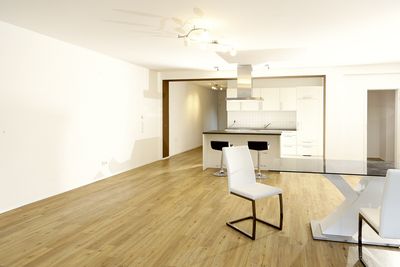 Modernes, offenes Wohnambiente –  für anspruchsvolle Single, junge Paare oder Rentner! (W12)