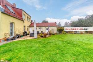 IMMOBERLIN.DE - Wohlfühllage! Perfekt saniertes Haus und/oder Baugrundstück – Die vollständige Adresse der Immobilie erhältst du vom Anbieter., 12623 Mahlsdorf, Berlin – Vorschaubild 2