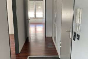 tolle 4-Raum Wohnung in Darmstadt-Mitte, zwei Bäder, Balkon, Aufzug, TG-Stellplatz, WG-geeignet