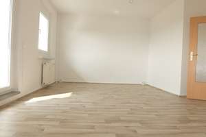 Wohnung mit Aufzug ? Klick hier ---»  Frisch saniert für Sie – Max-Türpe-Straße 50, 9122 Morgenleite, Chemnitz – Vorschaubild 2