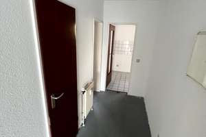 3-Zimmer-Wohnung mit Balkon & kleinem Gartenblick in Essen-Altendorf – Schonnefeldstr. 105, 45326 Altenessen-Süd, Essen – Vorschaubild 4