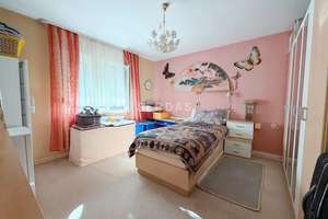4-Familienhaus in Stuttgart-Obertürkheim – Die vollständige Adresse der Immobilie erhältst du vom Anbieter., 70329 Obertürkheim (Ortsteil), Stuttgart – Vorschaubild 9