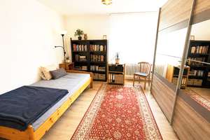 Helle, gepflegte 2 ZKB mit Einbauküche, Fahrstuhl und Balkon in ruhiger Lage! Gut vermietet!!! – Die vollständige Adresse der Immobilie erhältst du vom Anbieter., 86167 Lechhausen-West, Augsburg – Vorschaubild 2