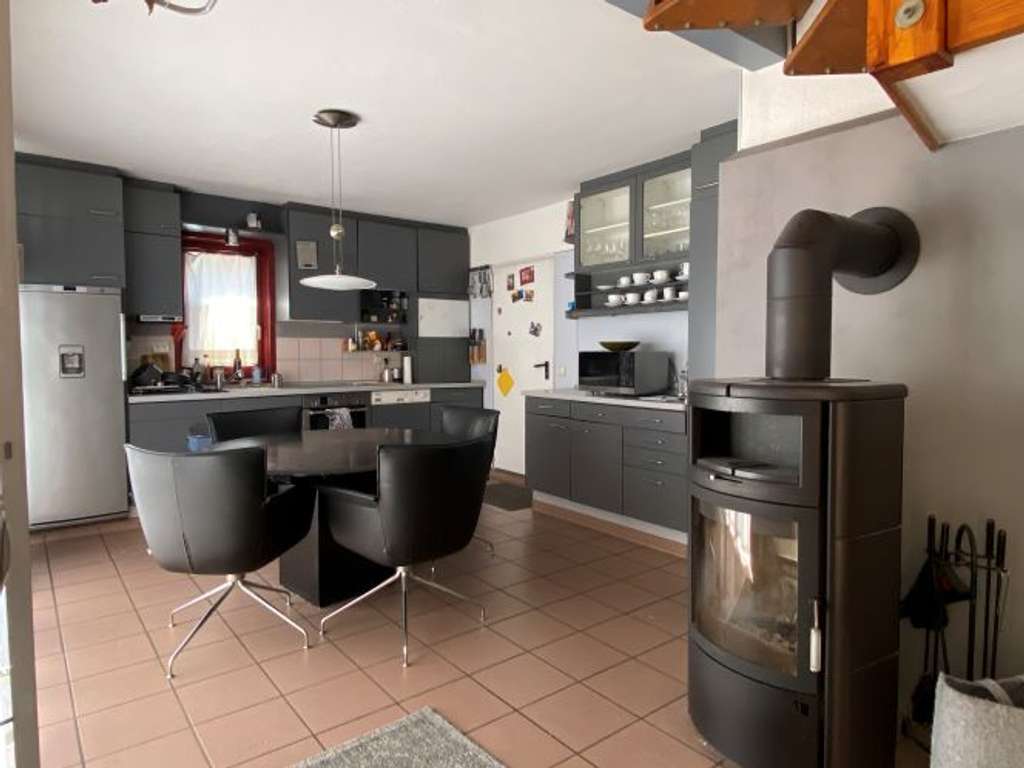 Immobilie in Schlaitdorf - Liebhaberobjekt! Außergewöhnliche 4-Zi-Maisonettewohnung mit Terrasse in Schlaitdorf! - Bild 3