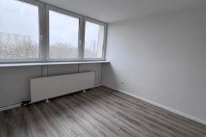 WE 1-8-3    2 Raum Wohnung mit großem Balkon - frei sofort – Husemannstraße 1, 47198 Hochheide, Duisburg – Vorschaubild 4