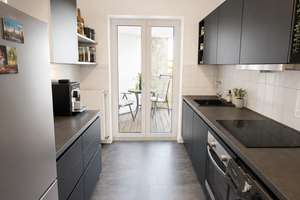 Großzügige 4-Zimmer-Wohnung mit Balkon in zentraler Lage von Düsseldorf-Unterbilk – 40217 Unterbilk, Düsseldorf – Vorschaubild 4