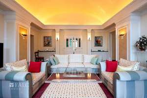 Lichtdurchflutete Dachgeschosswohnung mit außergewöhnlicher Raumhöhe und klassischer Eleganz – Die vollständige Adresse der Immobilie erhältst du vom Anbieter., 81545 Harlaching, München – Vorschaubild 3