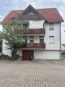 4,5-Zimmer WHG mit EBK / Schöner Ausblick/ Balkon in Simmozheim
