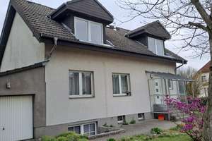 Viel Platz für Ihre Pläne: Gepflegtes Einfamilienhaus in Berlin-Johannisthal