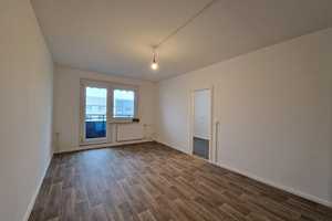 Ab 15.08.2025***Frisch renovierte 2-Zimmer-Wohnung mit Balkon und Wannenbad! – Ringstraße 19, 4209 Leipzig – Vorschaubild 2