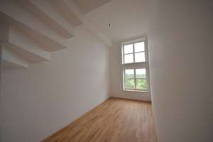 "Großzügige Maisonette am Gutenbergplatz – Licht, Raum und Balkon auf zwei Ebenen" – Gutenbergplatz 3, 4103 Zentrum-Südost, Leipzig – Vorschaubild 7