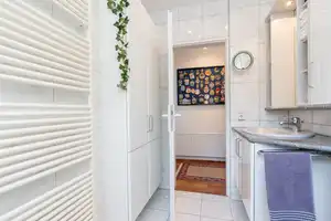 KÖLN-WEIDEN * Topp gepflegter Atrium-Bungalow mit versetzten Ebenen * Garage * 2 Bäder – Köln – Vorschaubild 18