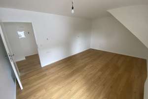 Kernsanierte, helle 2,5-Zimmer-Maisonette-Wohnung an der Achalm – Die vollständige Adresse der Immobilie erhältst du vom Anbieter., 72766 Reutlingen-Mitte, Reutlingen – Vorschaubild 7