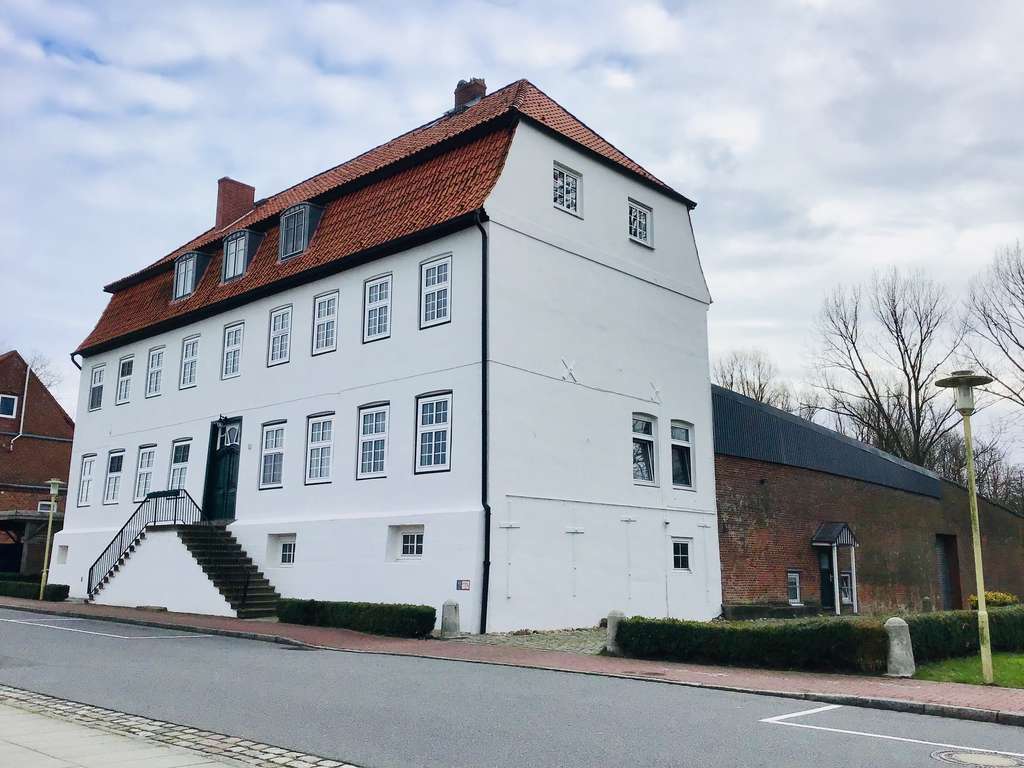 Immobilie in Glückstadt - Ehemaliges Palais mit Bauplatz am Yachthafen in Glückstadt - Bild 3