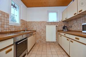 Voll möblierte Doppelhaushälfte mit Garten und Internet in Stuttgart Weilimdorf – Die vollständige Adresse der Immobilie erhältst du vom Anbieter., 70499 Weilimdorf (Ortsteil), Stuttgart – Vorschaubild 3