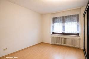 Ihr Deal: 3 Häuschen, 3 Garagen, bis zu 5 WE, davon nur 2 vermietet. HEIZUNG IST NEU! – Die vollständige Adresse der Immobilie erhältst du vom Anbieter., 61389 Schmitten – Vorschaubild 9