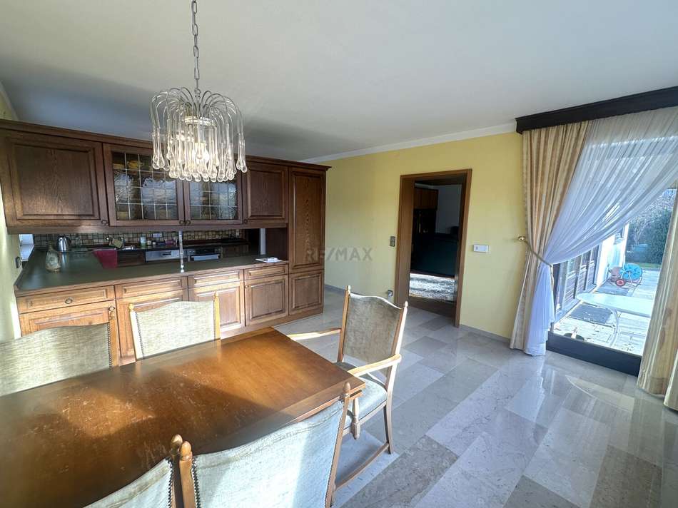 Küche mit Esszimmer