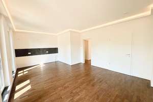 Genial! + PKW-Stellplatz inklusive + Dunkles Parkett + Fußbodenheizung + Wanne & Dusche + LED-Licht  – Petzscher Straße 12, 4129 Eutritzsch, Leipzig – Vorschaubild 9