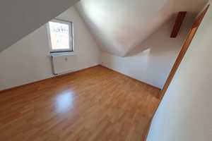 Lichtdurchflutete 2-Zimmer-DG-Wohnung mit EBK in Stuttgart - Feuerbach nur für 1 Person !!! – Dieterlestr. 0000000, 70469 Stuttgart – Vorschaubild 12
