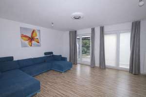 | Lebensräume! | 

Gepflegte Doppelhaushälfte mit Garten, Garage und Ausbaureserve – Die vollständige Adresse der Immobilie erhältst du vom Anbieter., 93142 Maxhütte-Haidhof – Vorschaubild 5