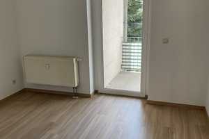 Neu renovierte 2-Raumwohnung mit EBK, Balkon mit Blick ins Grüne, PKW-Stellplatz direkt am Haus!!! – Chemnitztalstrasse 117, 9114 Chemnitz – Vorschaubild 11