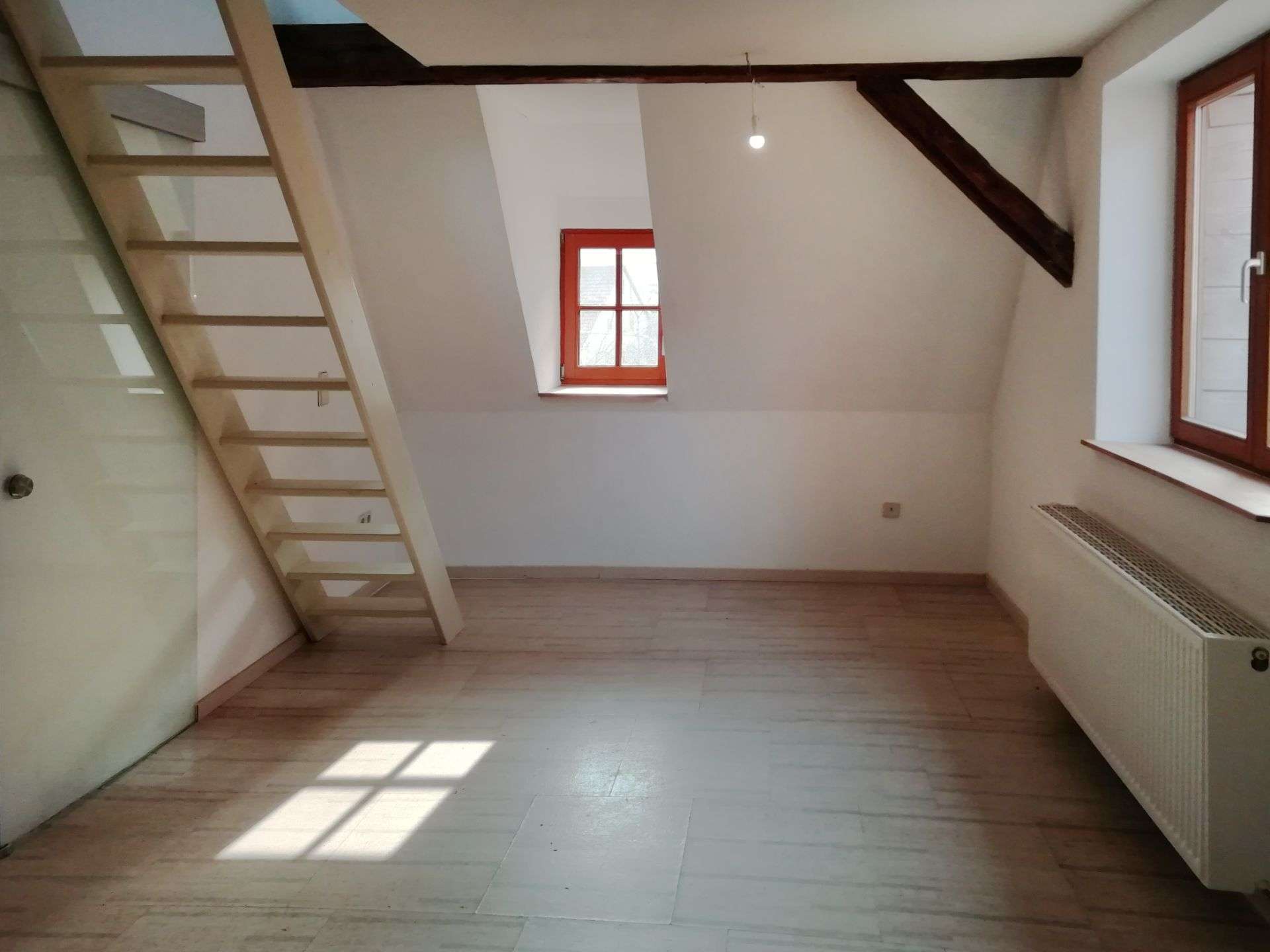 Immobilie in Mühlacker - Charmantes, bezugsfertiges und flexibles 2-FH  für Kapitalanleger oder Eigennutzer - Bild 1