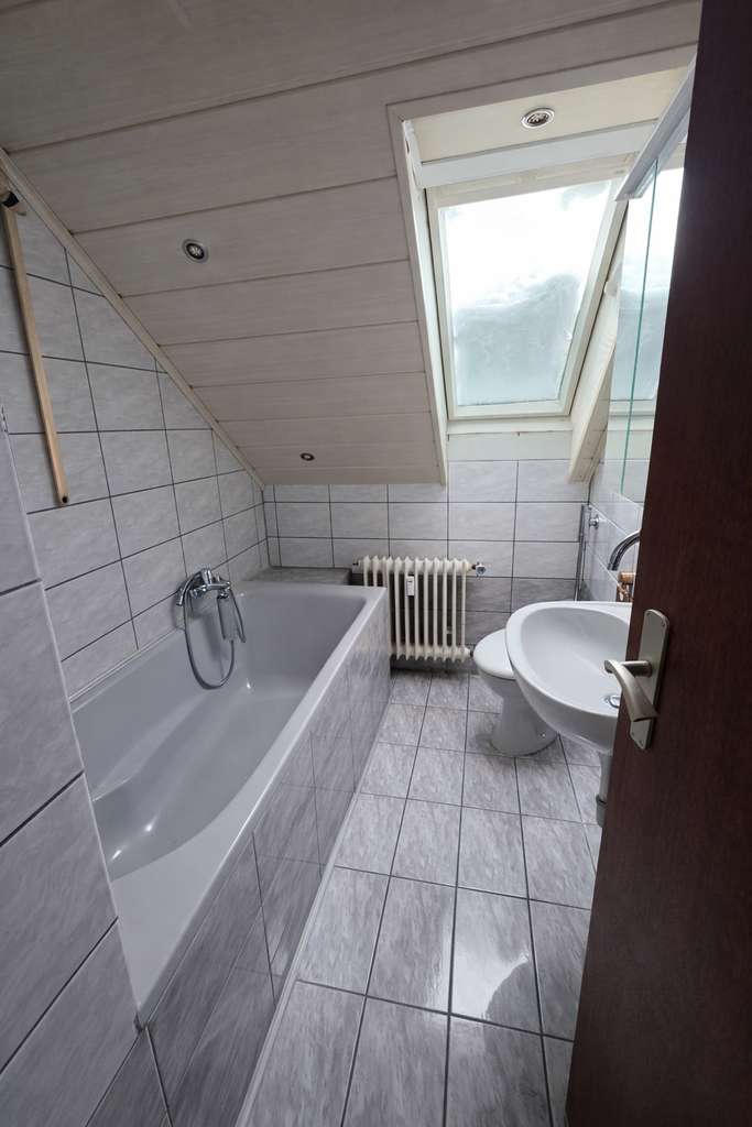 Immobilie in Schwanstetten - Attraktive Dachgeschosswohnung mit Südbalkon in Schwanstetten - OT Schwand - Bild 4