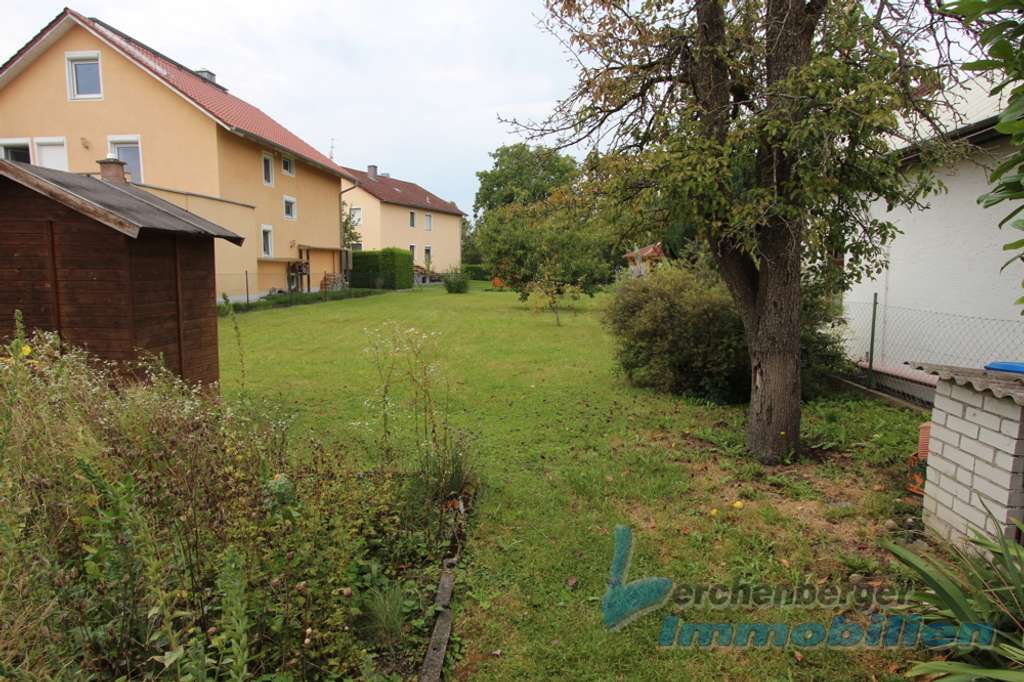 Immobilie in Osterhofen - Wohnhaus mit großem Gartengrundstück in Osterhofen - Altenmarkt - Bild 2