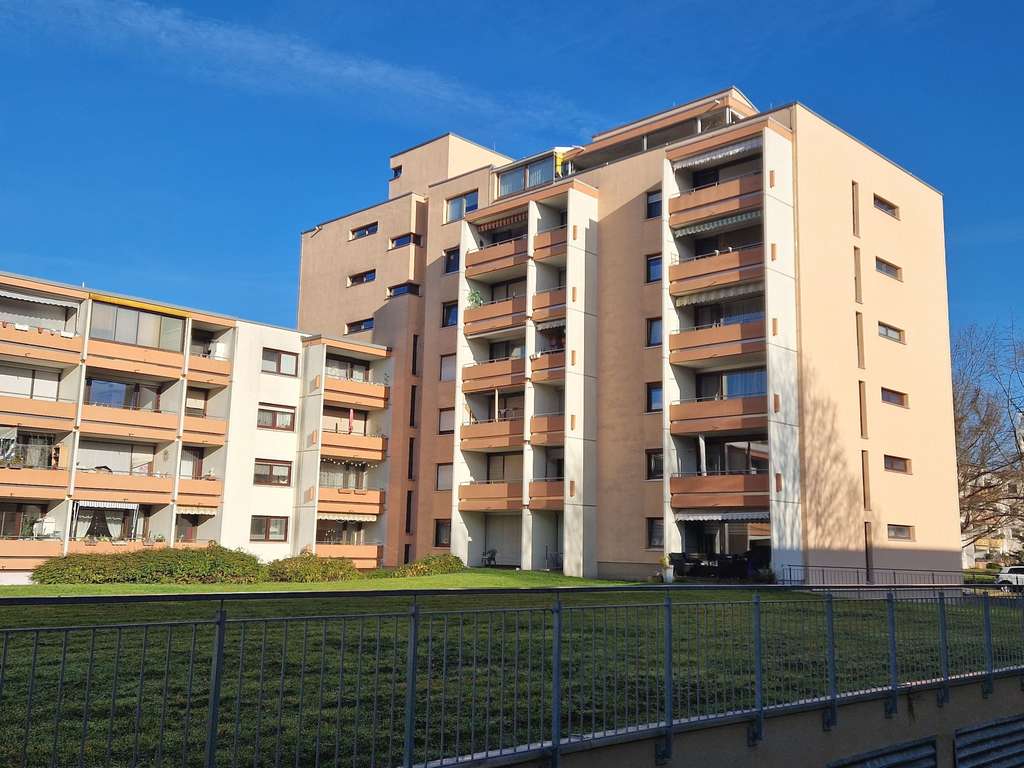 Immobilie in Denzlingen - Gut vermietete Dachgeschosswohnung mit Weitblick - Bild 2