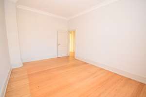 BESTES NORDEND: 4-Zi.-STIL-ALTBAU m. gr. BALKON, DIELENBODEN, FLÜGELTÜR, EBK, WANNENBAD – Die vollständige Adresse der Immobilie erhältst du vom Anbieter., 60318 Nordend-West, Frankfurt am Main – Vorschaubild 5