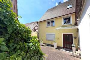 Mehrfamilienhaus mit 3 Wohneinheiten – Leerstehend & über 6 % Renditepotenzial – Die vollständige Adresse der Immobilie erhältst du vom Anbieter., 91575 Windsbach – Vorschaubild 2