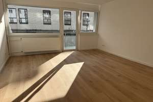 sanierte 2-Zimmer-Wohnung mit Balkon und EBK in der Lübecker Innenstadt