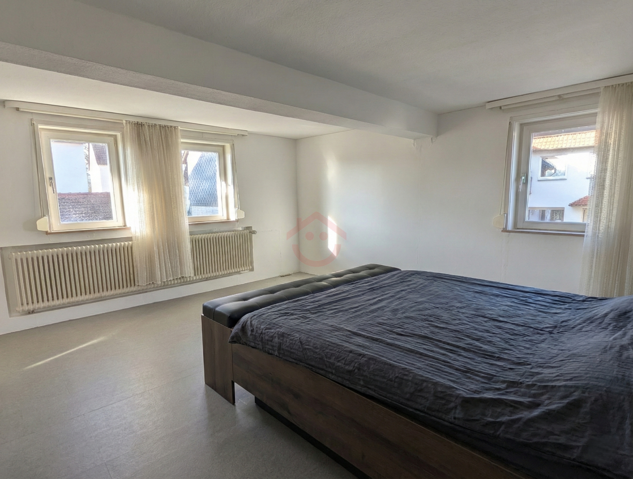 Immobilie in Grünberg - Historisches Fachwerk-Hofgut (1815) mit riesigen Scheunen, Werkstatt und Obstgarten in OT Grünberg! - Bild 2